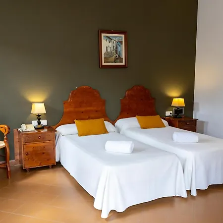 Turistica De Priego 3*